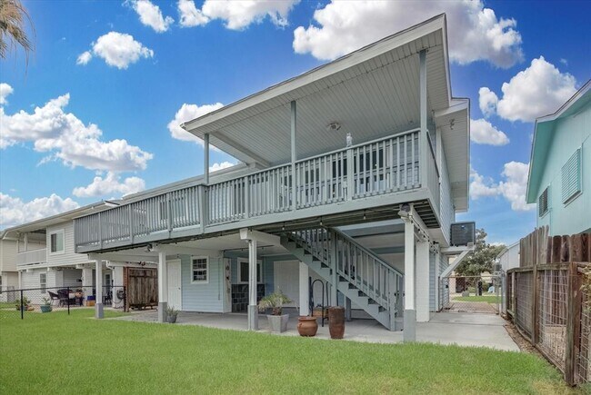 Building Photo - 1099 Redfish St