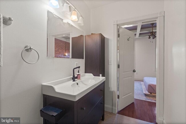 Building Photo - 431 S Robinson St