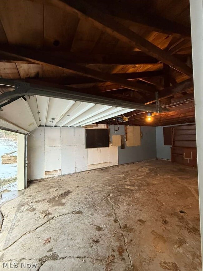 Building Photo - 4095 Sleepy Hollow Rd