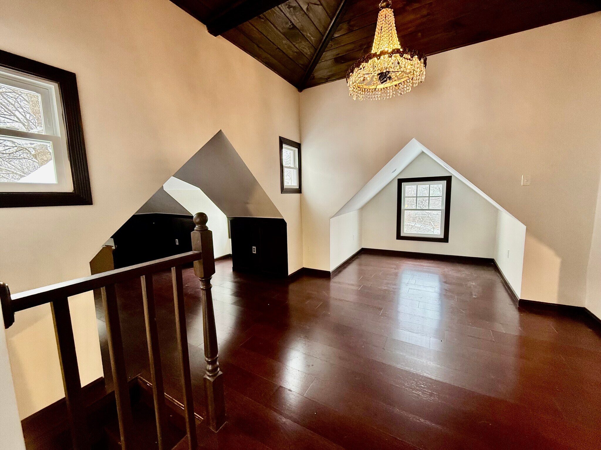 Building Photo - 215 Pearl St