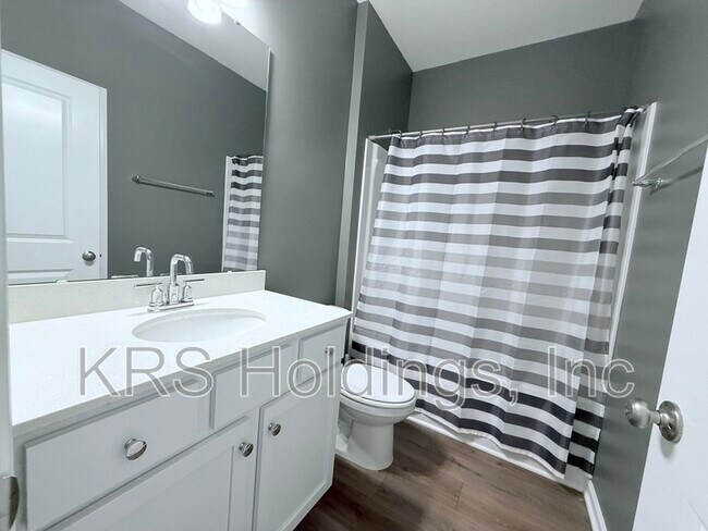 Building Photo - 849 Parc Townes Dr