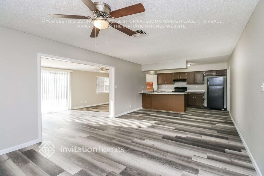 Building Photo - 1123 W Los Lagos Vista Cir