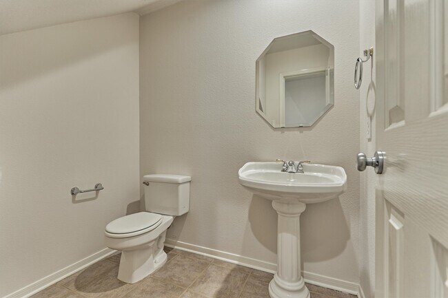 Building Photo - 89 N Apple Springs Cir