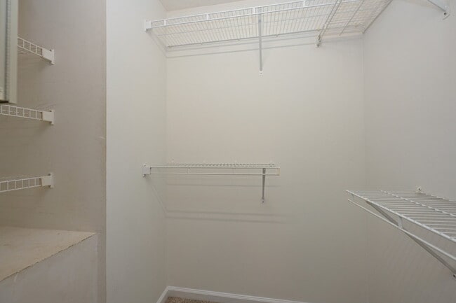 Building Photo - Car-free convenience! Modern 3 Bed Home Minutes from Downtown Gallatin