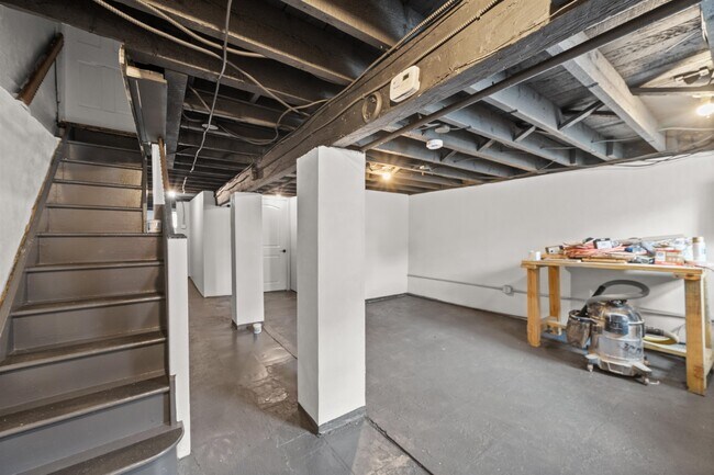 Building Photo - 309 Summit Ave