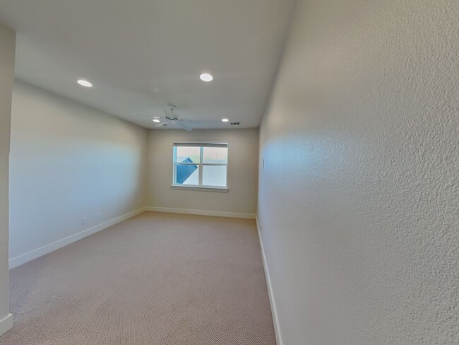 Building Photo - Fabulous 3-Story Townhouse in Frisco Heigh...