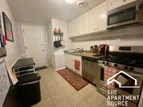 Building Photo - 3714 N Sheffield Ave