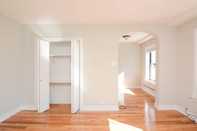 Building Photo - 555 W Arlington