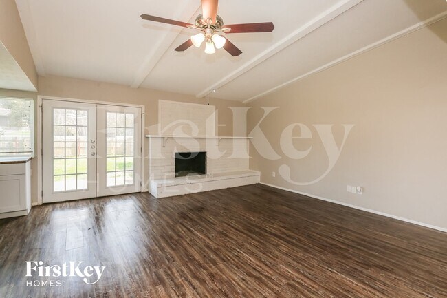 Building Photo - 1316 Royal Oak Dr
