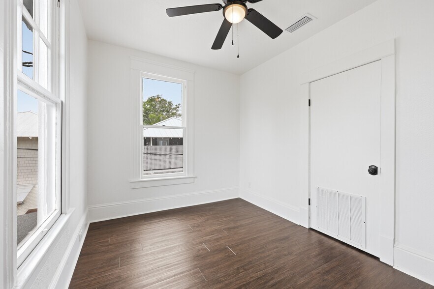 Bedroom 1 - 2253 Herschel St