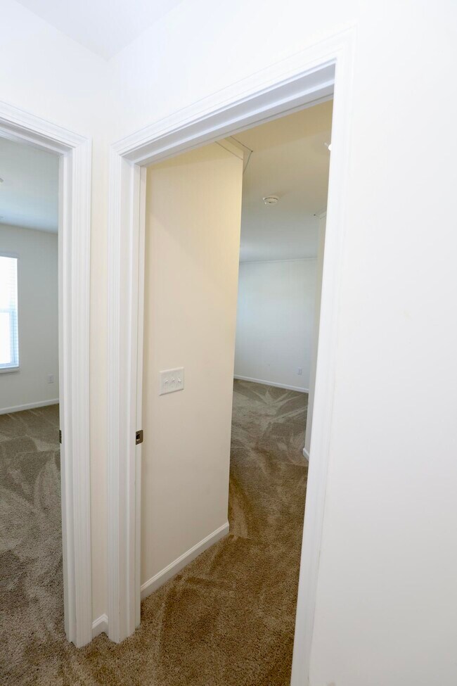 Building Photo - 1718 Canopy Dr
