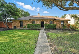 Building Photo - Beautiful 4-Bedroom Home in Sought-After Plano