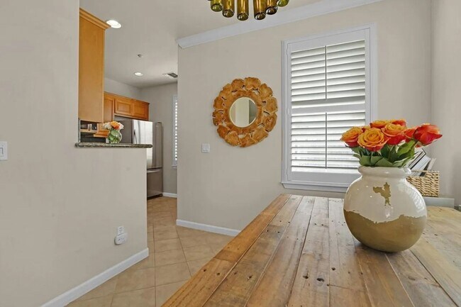 Building Photo - Wonderful Dublin Condo