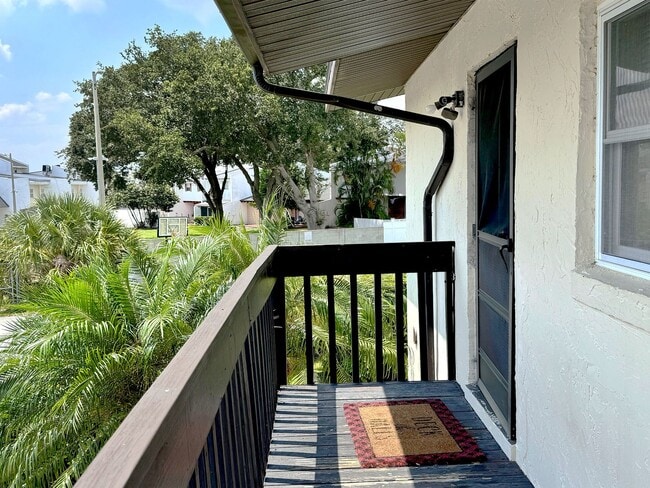 Building Photo - Delightful Two-Bedroom Condo in Winter Haven