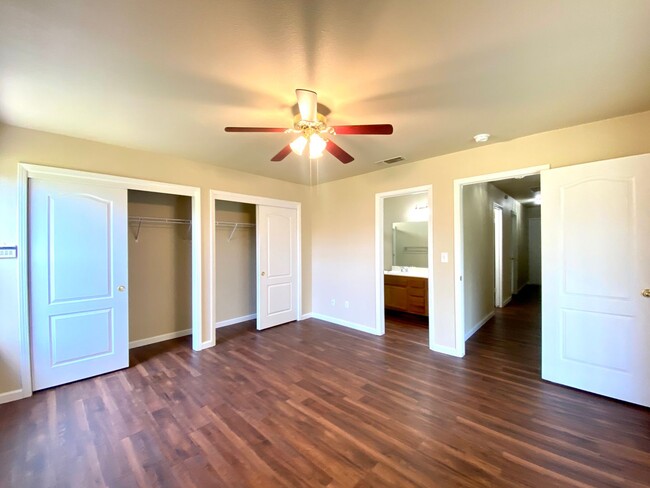 Building Photo - $2,295 Beautiful 3 Bedroom Home- Valentine...
