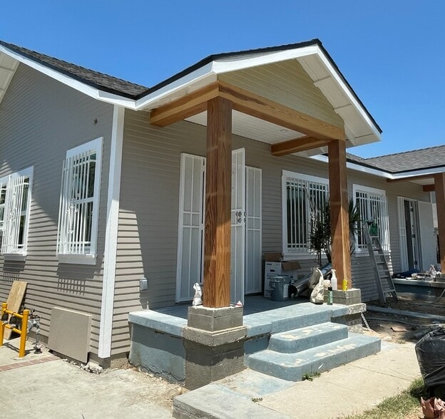 Building Photo - 1167 N Berendo St
