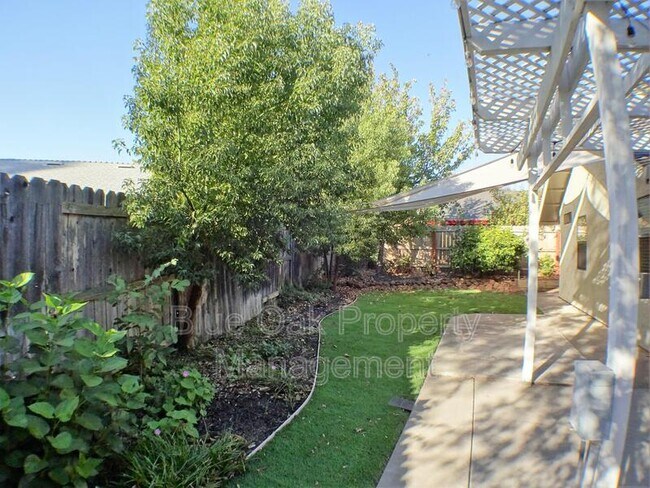 Building Photo - 3008 California Park Dr