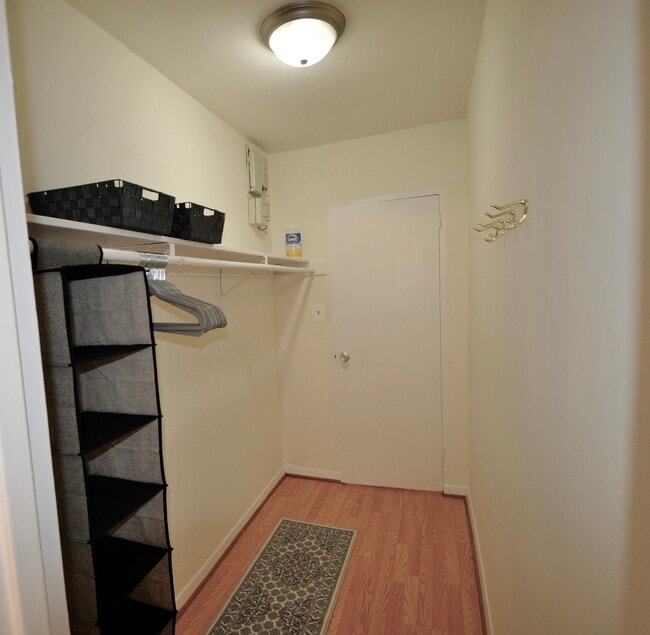 Walking Closet - 3000 Spout Run Pkwy