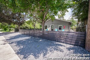 Building Photo - 555 Hansford St