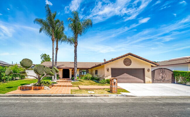 Building Photo - 22376 Algunas Rd