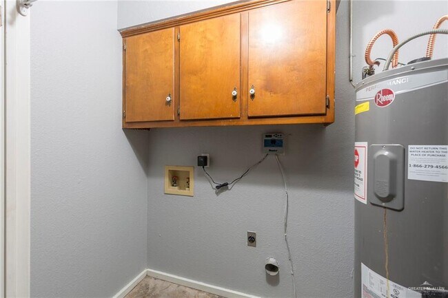 Building Photo - 18 S Cynthia St