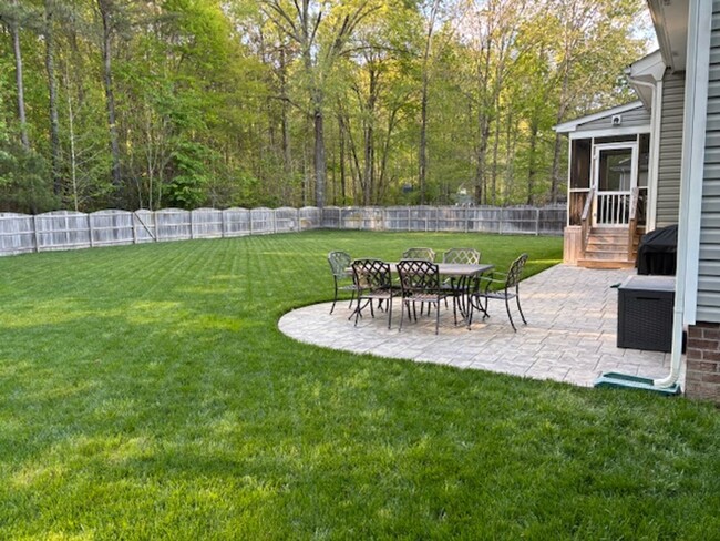 Building Photo - GRASSFIELD - Lauren's Cove