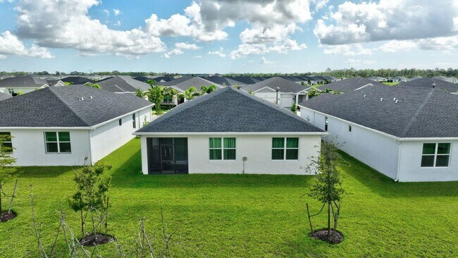 Building Photo - New Fully Furnished 4 bed, 2 bath home in newest Port St Lucie Subdivision