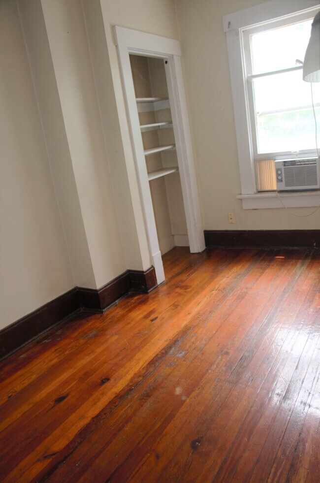 Building Photo - 87 W 1st Ave