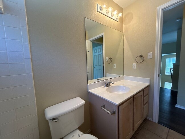 Building Photo - Charming 3BR Home with Modern Comforts and...