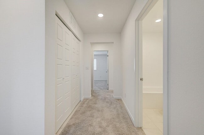 Building Photo - 10772 Paget Ct