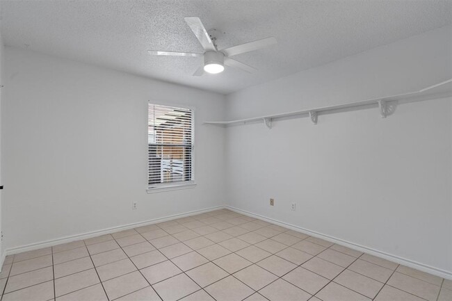 Building Photo - 2602 Alcott Ln