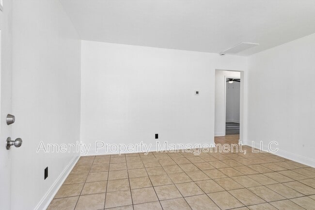 Building Photo - 1028 Modoc Ave
