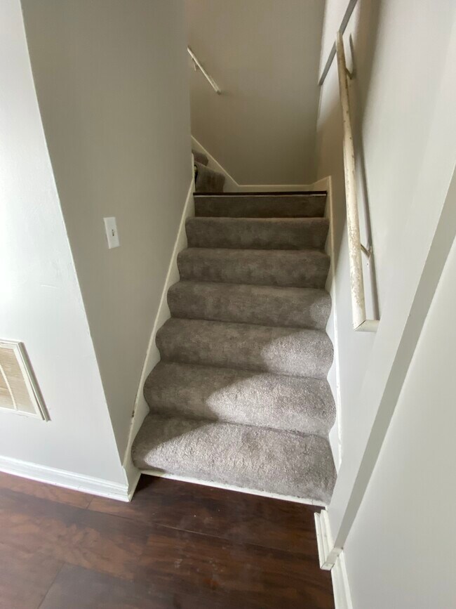 Building Photo - 2901 28th Ave S