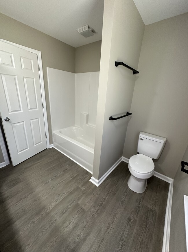 Building Photo - 305 E 22nd St