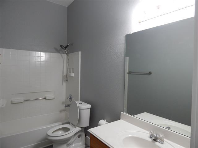 Building Photo - 2704 Pyramid Ln