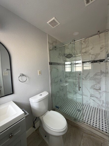 Building Photo - 9122 Clearwater Dr