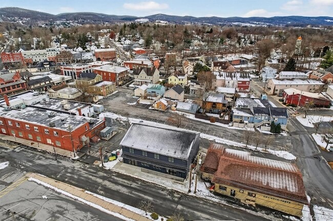 Building Photo - 19 Welling Pl