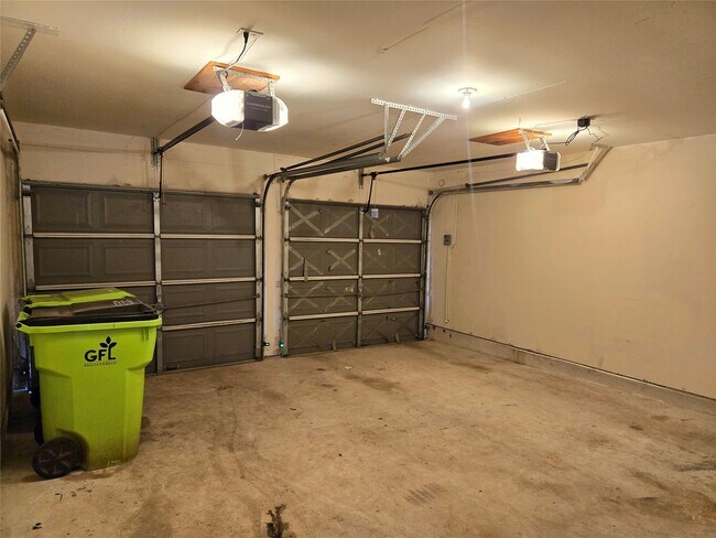 Building Photo - 4515 Oak Valley Dr