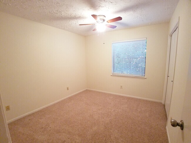 Building Photo - 2111 Echo Ridge