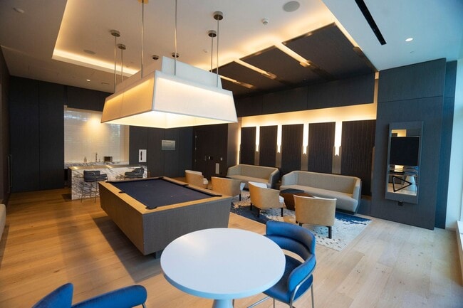 Building Photo - Spacious Studio Available Now!