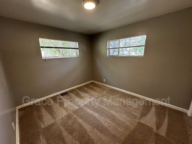 Building Photo - 9295 Ciancio St