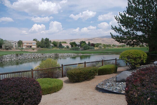 Building Photo - Red Hawk Golf View Home