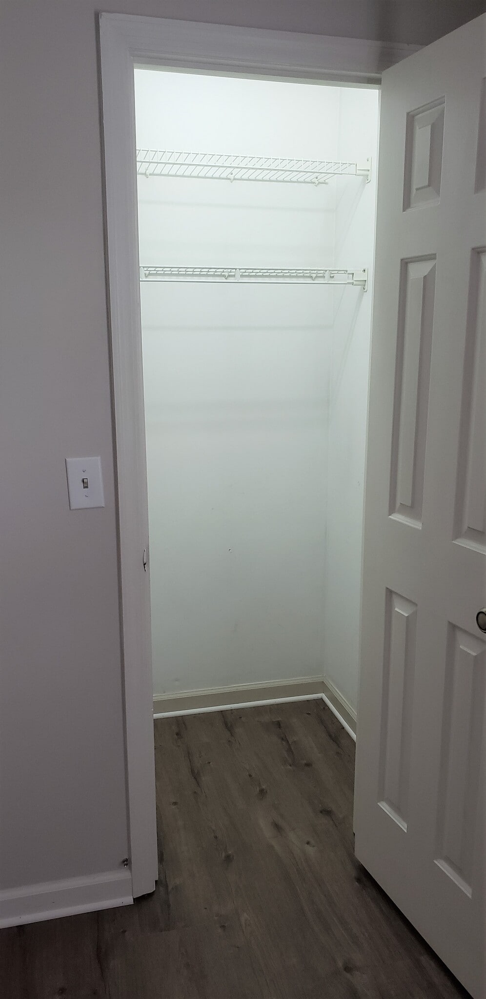 Walk in closet in secondary bedroom - 1205 Brentwood Pt