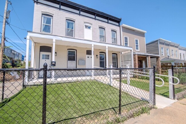Primary Photo - 1602 Cypress St
