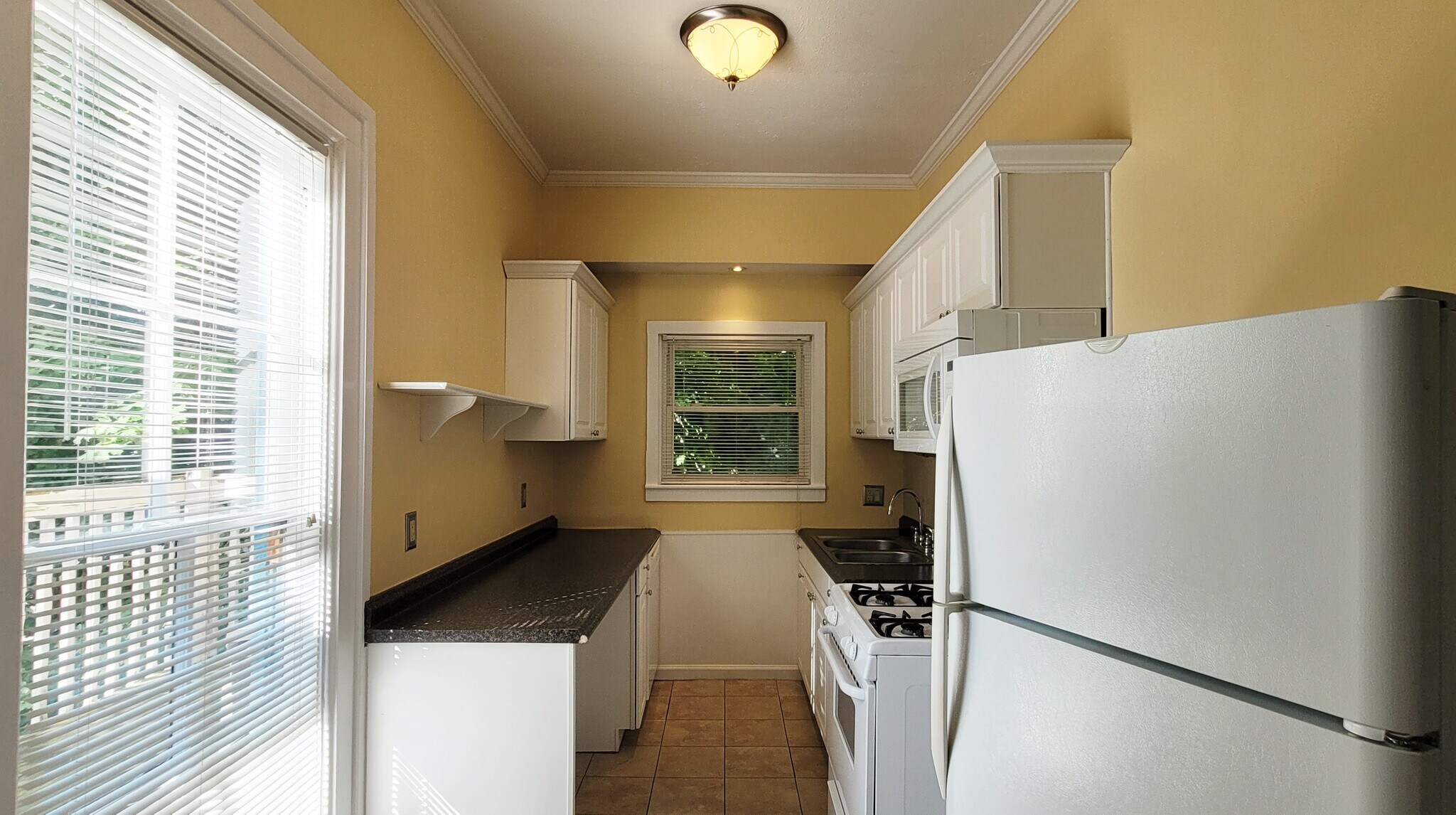 Kitchen - 463 W Church St