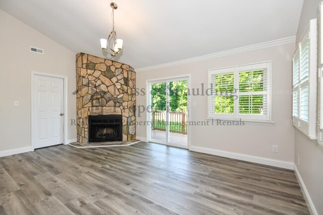Building Photo - 3624 Heathrow Dr