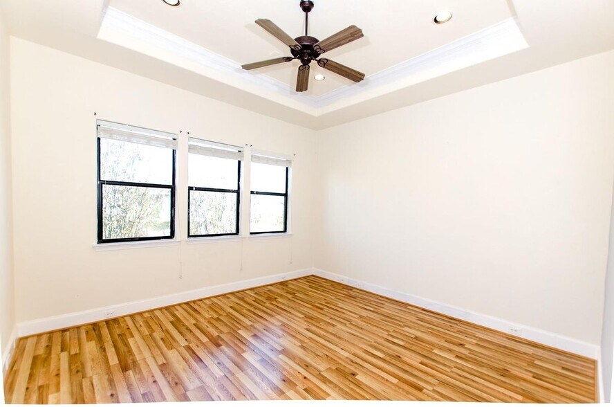 Building Photo - 308 Grove St