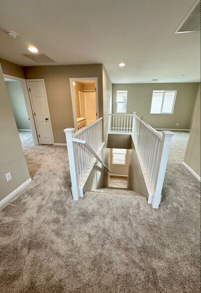 Building Photo - 3953 Painted Lady Ave