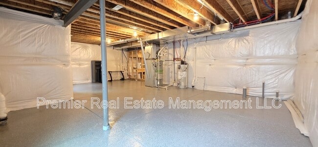 Building Photo - 15139 Chicago St