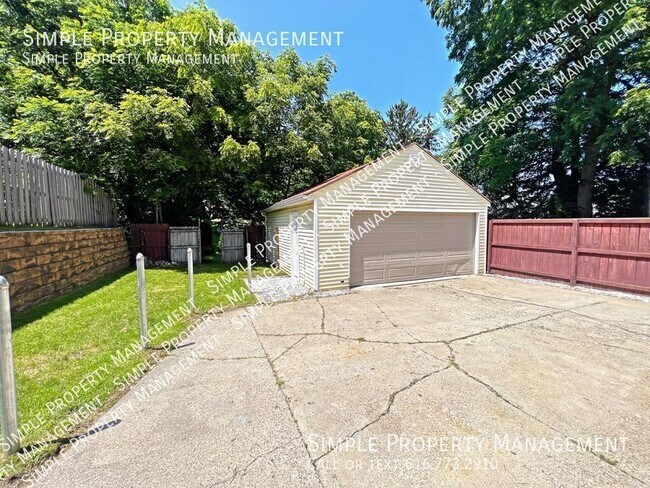 Building Photo - 367 Glenhaven Ave NW